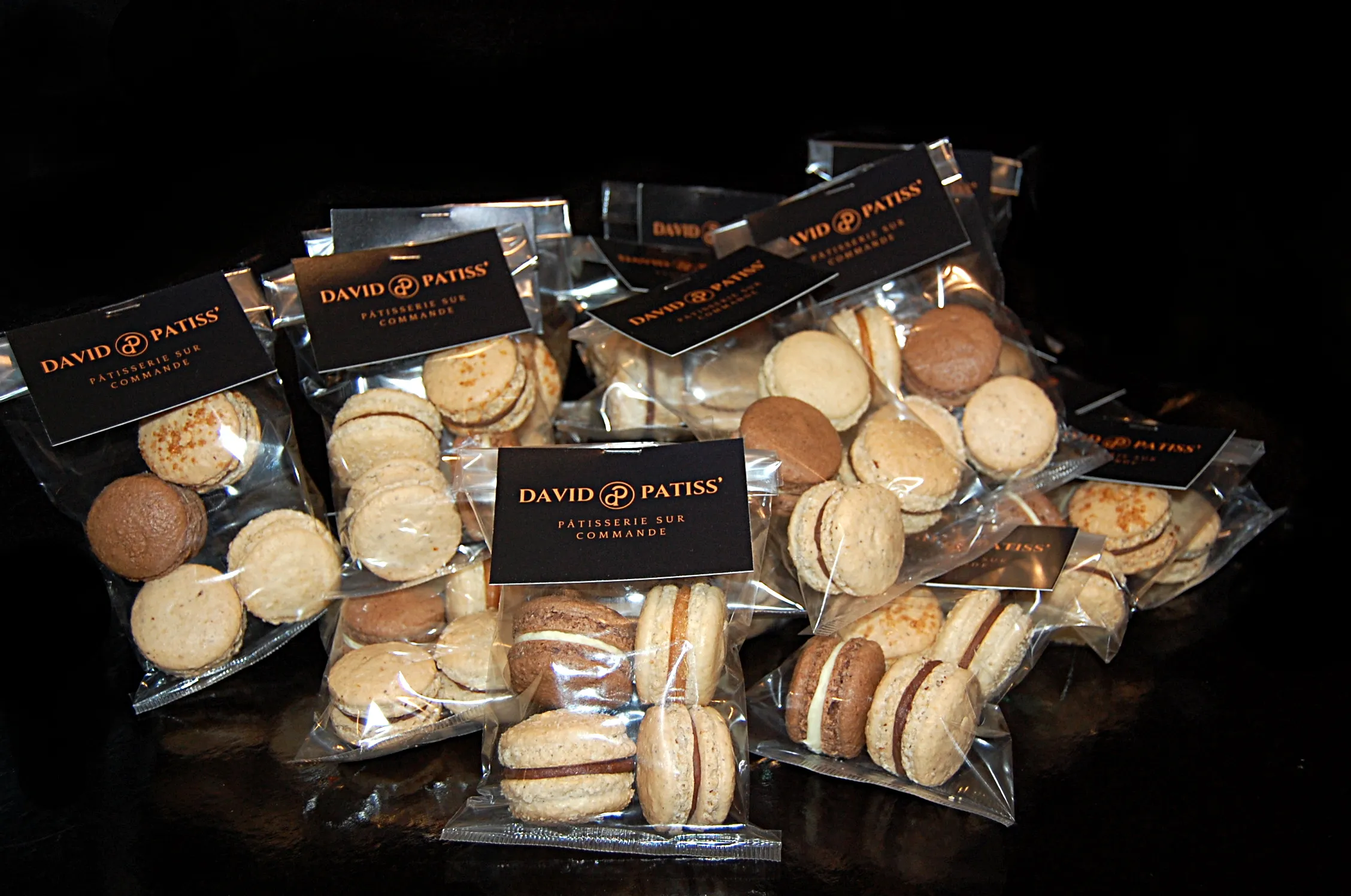 Macarons noix de coco, chocolat au lait,